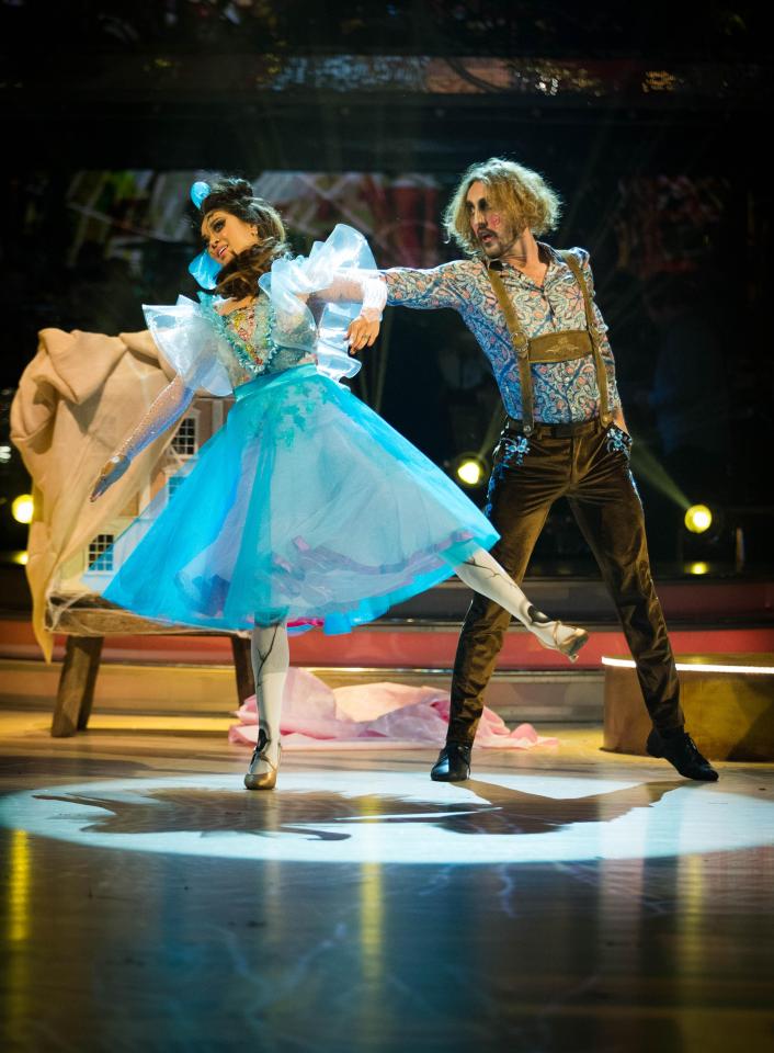  Seann Walsh was off time for much of his Viennese Waltz according to judges