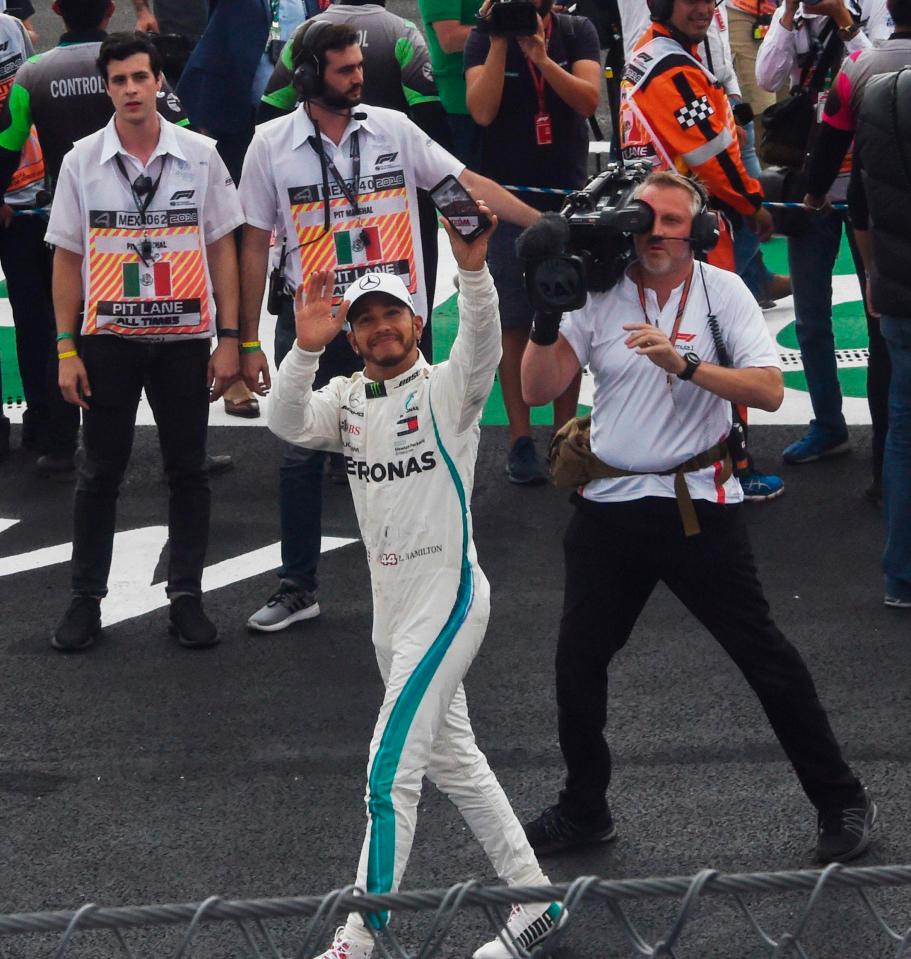  Lewis Hamilton will have to wait to pick up his trophy