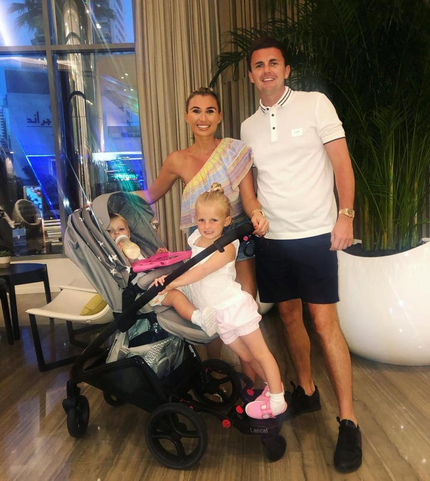  Billie Faiers poses in Dubai with fiancé Greg Shepherd and kids Nelly and Arthur