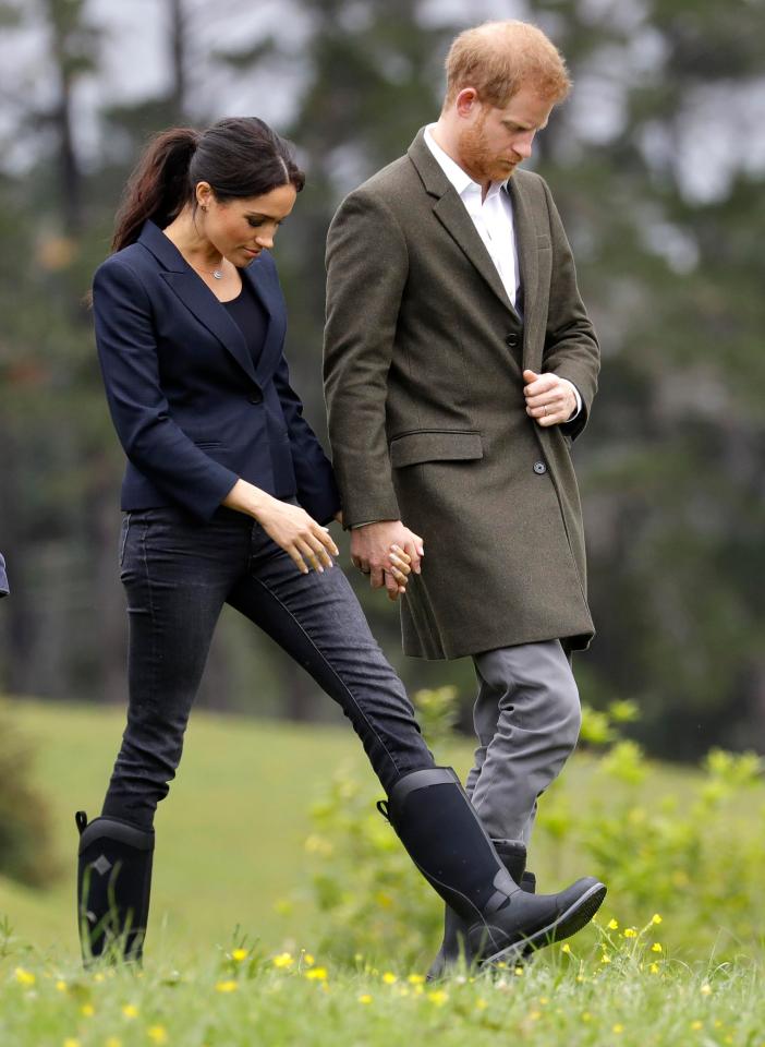  Meghan and Harry don their wellies as they prepare for a wanging contest in Auckland