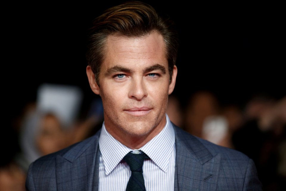  Chris Pine returns to his role as Steve