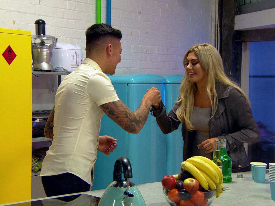  Sam and Chloe on Geordie Shore