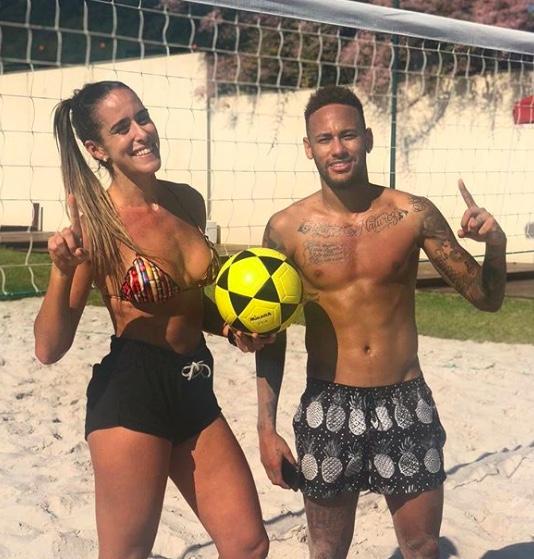  Natalia Guitler with Neymar playing foot volley