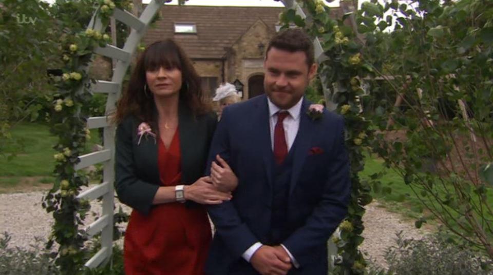  Chas walked Aaron down the aisle despite her recent heartbreak