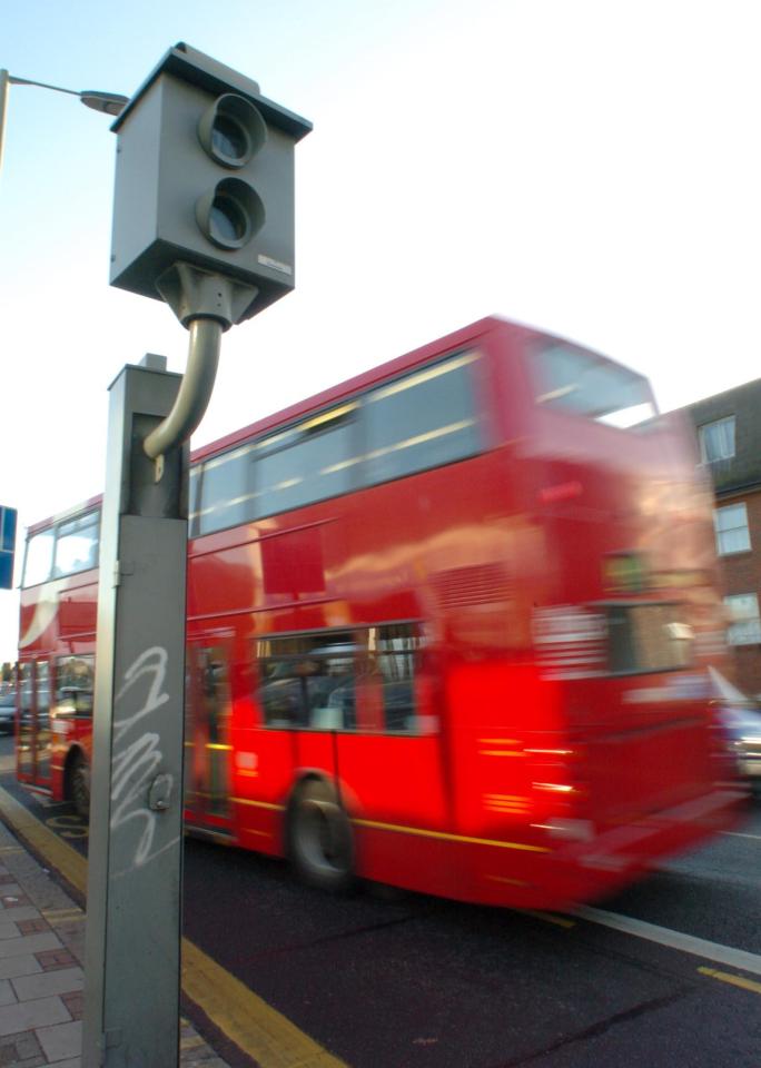  Noel drives a bus and a taxi in the UK