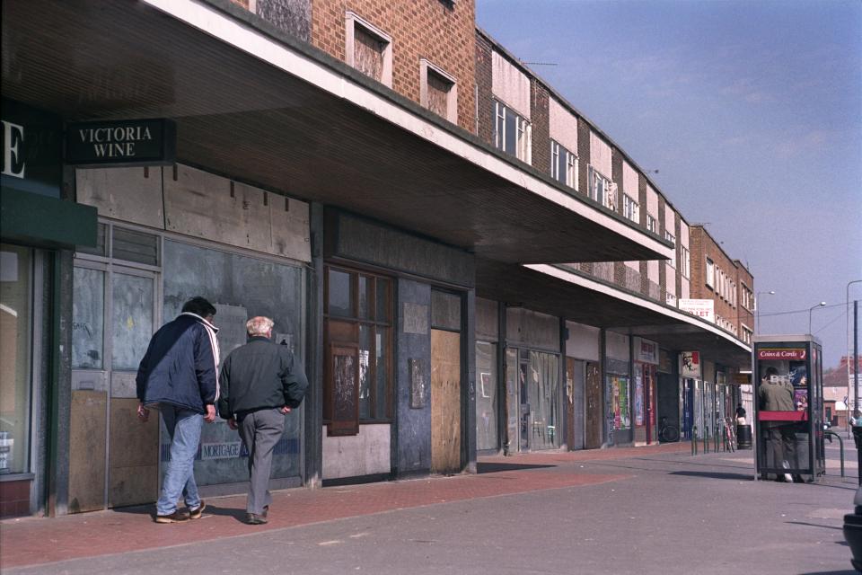  More than 1,800 shops closed their doors in Britain last year