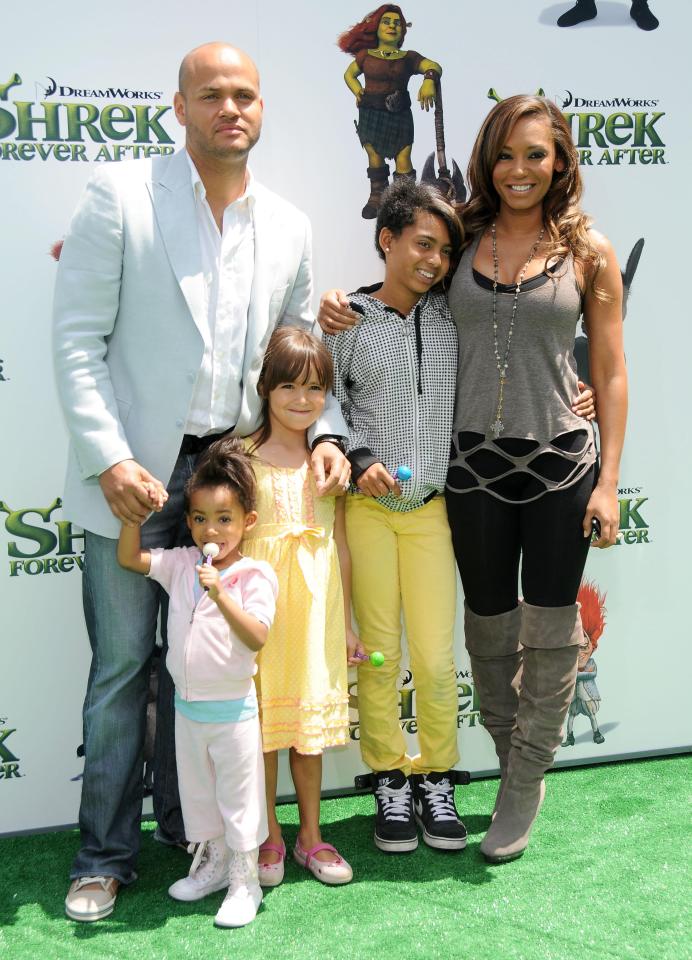  Melanie, Stephen and children arrive at the Los Angeles Premiere of Shrek Forever After in 2010 in Universal City, California