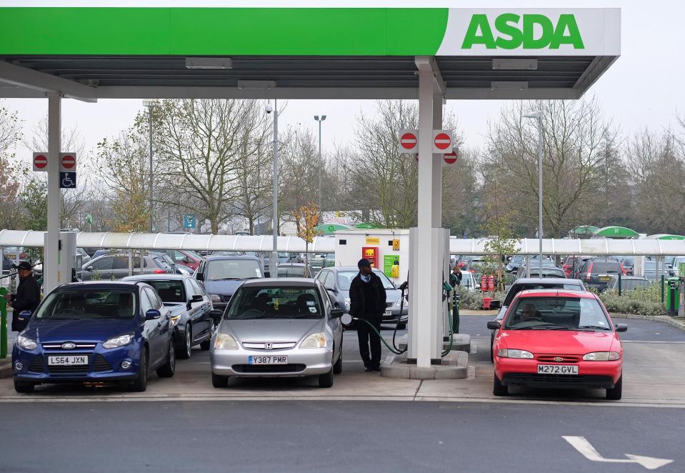  Is Asda's price cut going to spark a supermarket petrol pump price war?