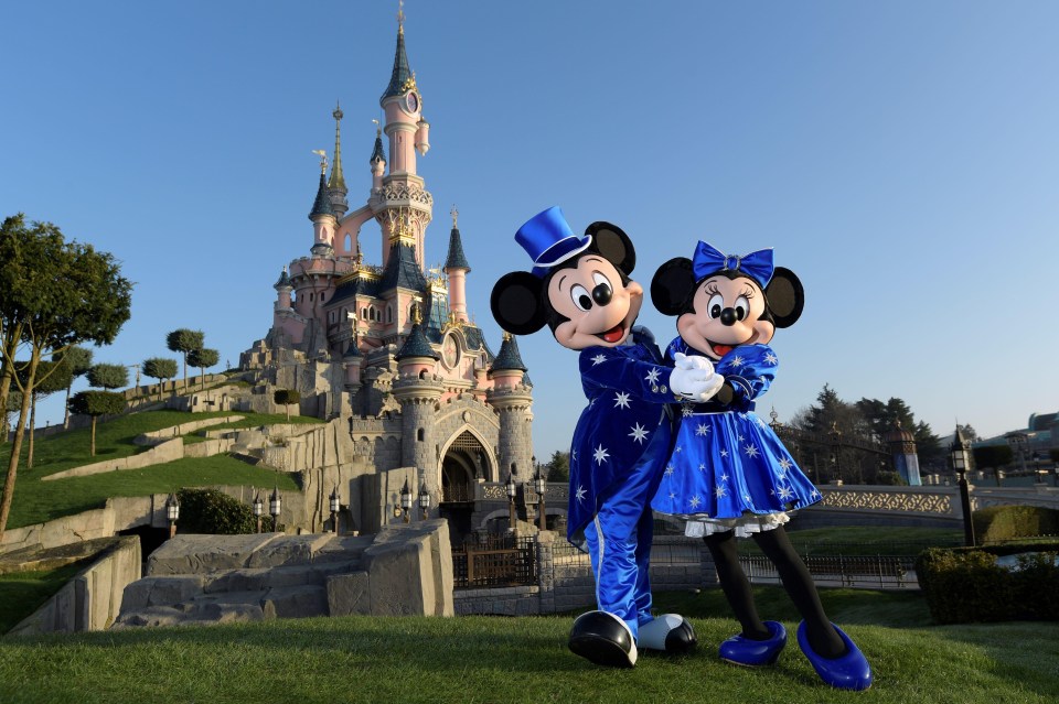 There are plenty of discounts out there for Disneyland Paris this Black Friday