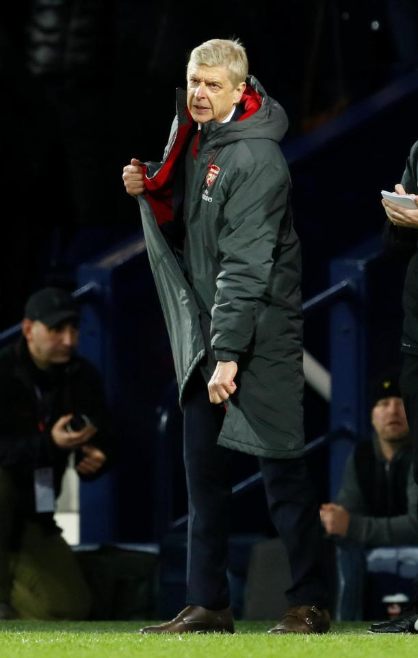  Arsene Wenger often struggled to zip up his long coat while taking charge of Arsenal games