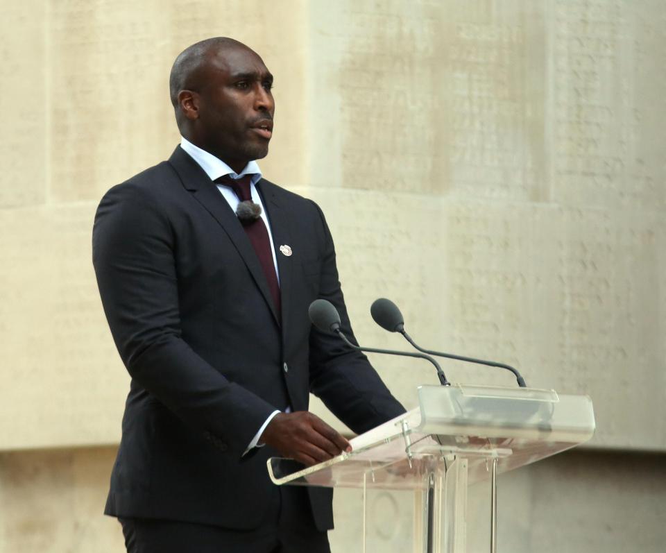  Sol Campbell is the new Macclesfield Town boss