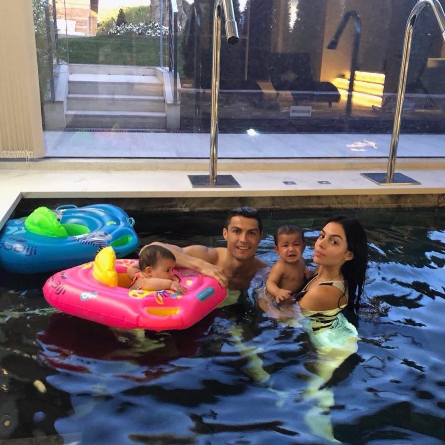  Cristiano Ronaldo and Georgina Rodriguez now have a child together