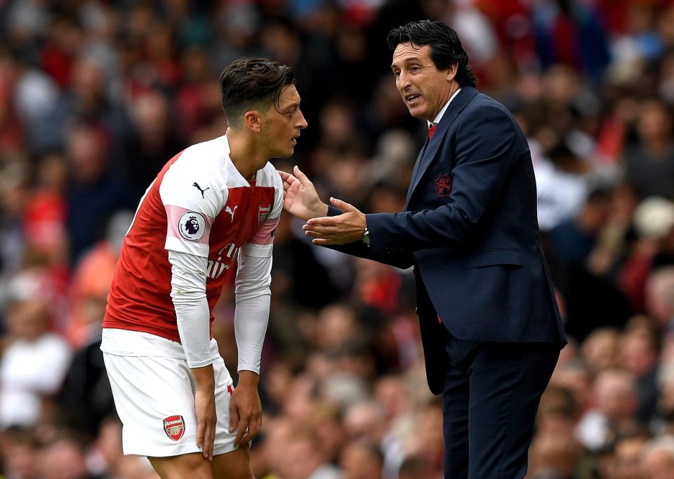  Unai Emery risks a row with Mesut Ozil given his plans to drop him for tough away games