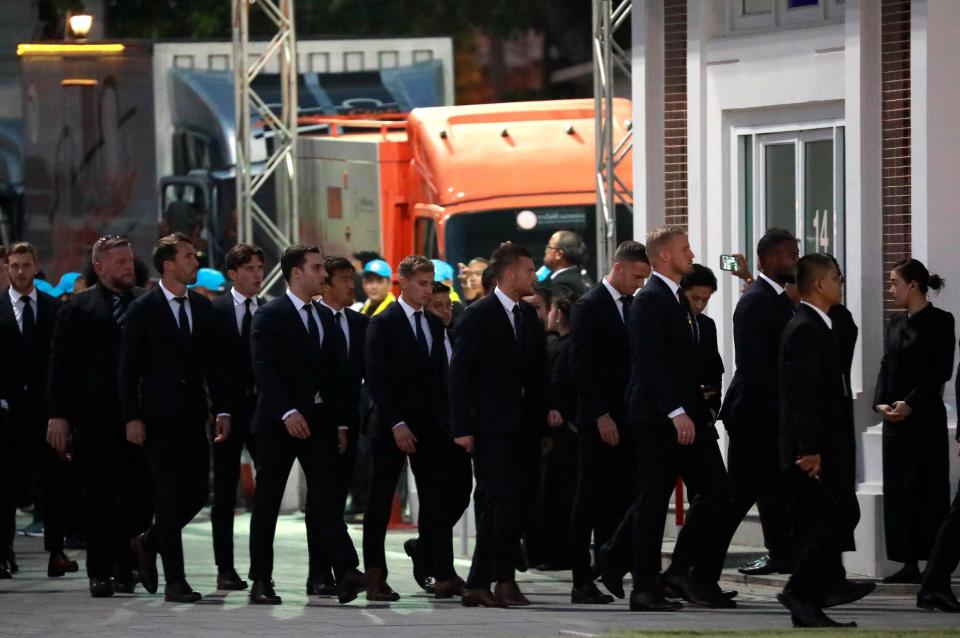  The Leicester squad were in a sombre mood as they made their way to the Wat Debsirindrawas Ratchaworawiharn Temple in Bangkok