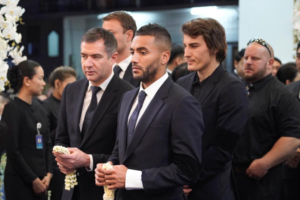  Danny Simpson takes his place for the service, alongside his Leicester City teammates