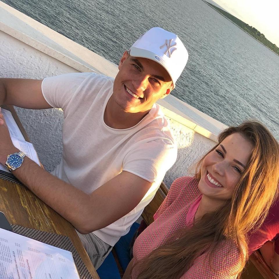  Schick's girlfriend Hana Behounkova