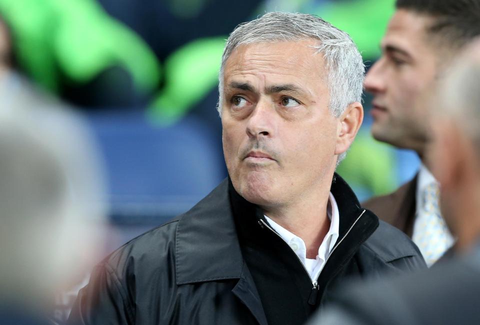  Jose Mourinho wants to improve United's back-line