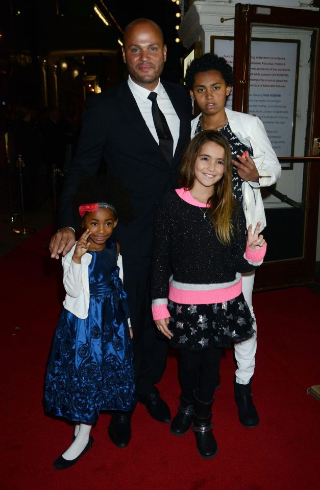  Stephen Belafonte with his daughter Giselle and step children Angel Iris Murphy Brown, Phoenix Chi Gulzar