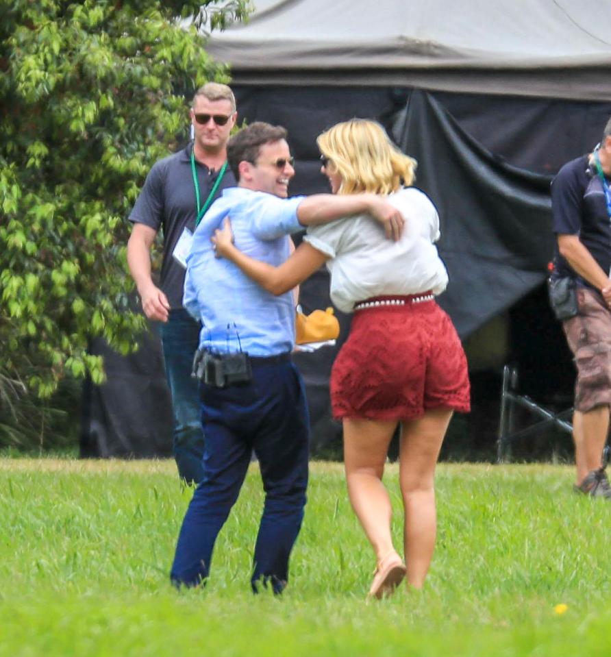  Dec and Holly hugged after their flight