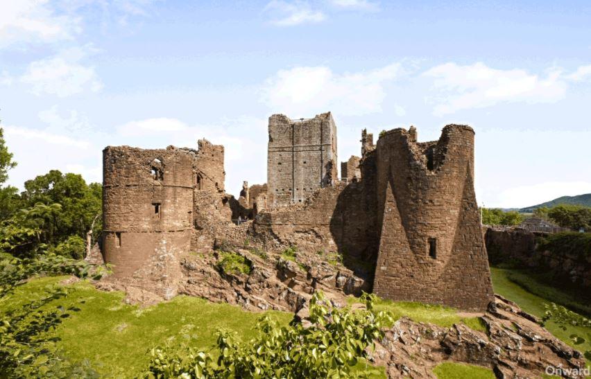  Goodrich Castle in the coutnryside above the River Wye in Herefordshire