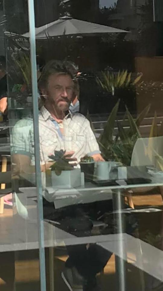  Noel Edmonds has been pictured relaxing at a luxury hotel on Australia's Gold Coast