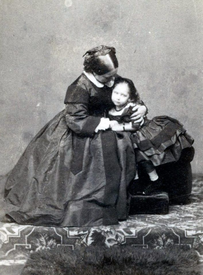  Queen Victoria and her daughter, Princess Beatrice, 1860.