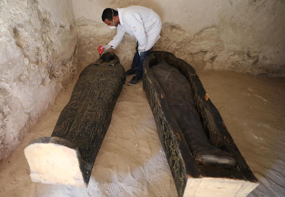  A well-preserved mummy which was discovered inside an unopened coffin in a tomb was unveiled by Egyptian officials on Saturday