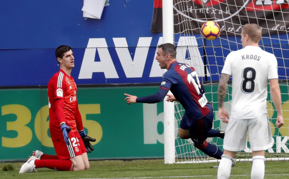  Thibaut Courtois was mocked by fans for his disastrous performance