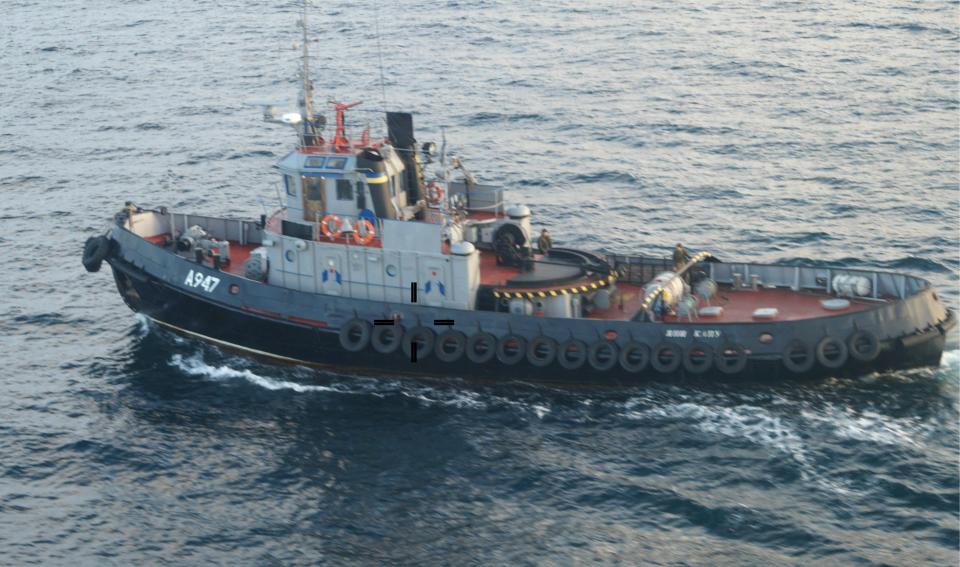  A tugboat and two artillery ships were seized by Russia