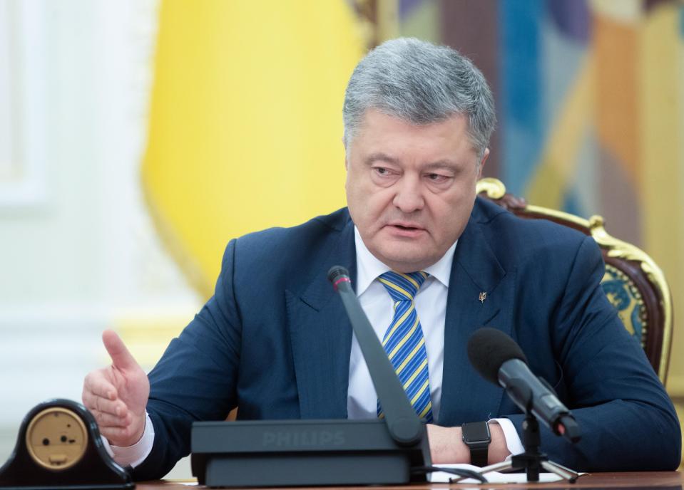  Ukrainian President Petro Poroshenko leads the National Security and Defence Council meeting in Kiev