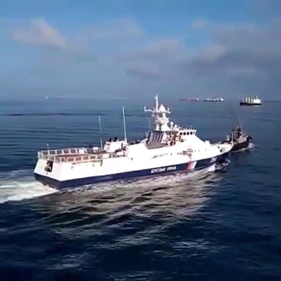  During the stand-off, a Russian coastguard vessel even rammed a Ukrainian navy tugboat