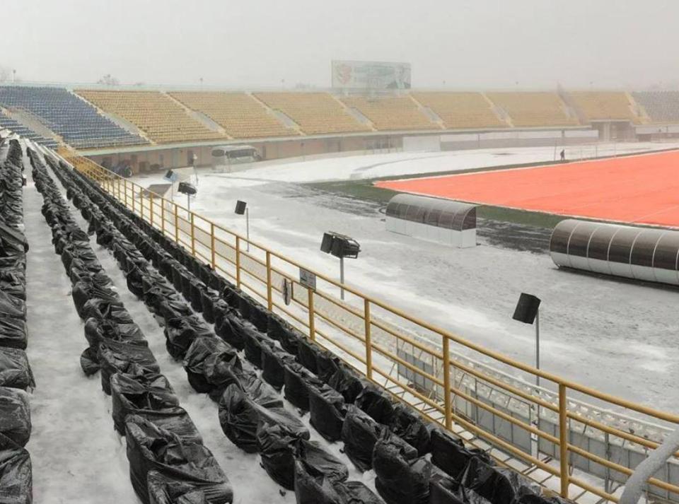  Vorskla's pitch is currently frozen over ahead of Thursday's clash against Arsenal