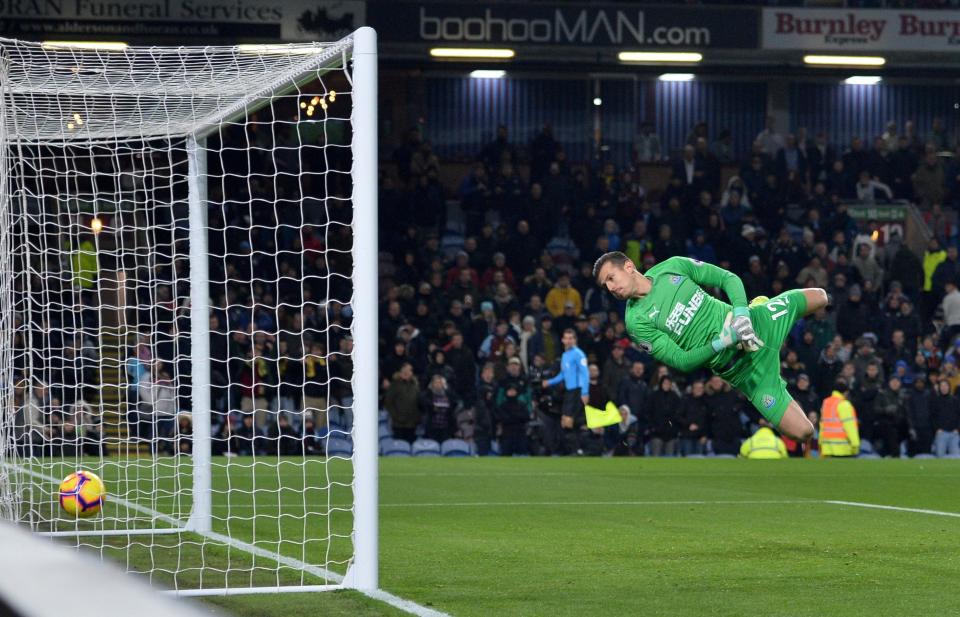  Sam Vokes' looping header pulled one back for Burnley