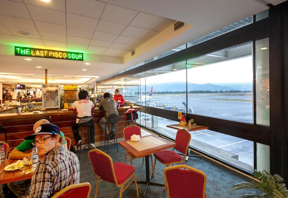  Airport restaurants are pricey - it's better to bring food with you from home