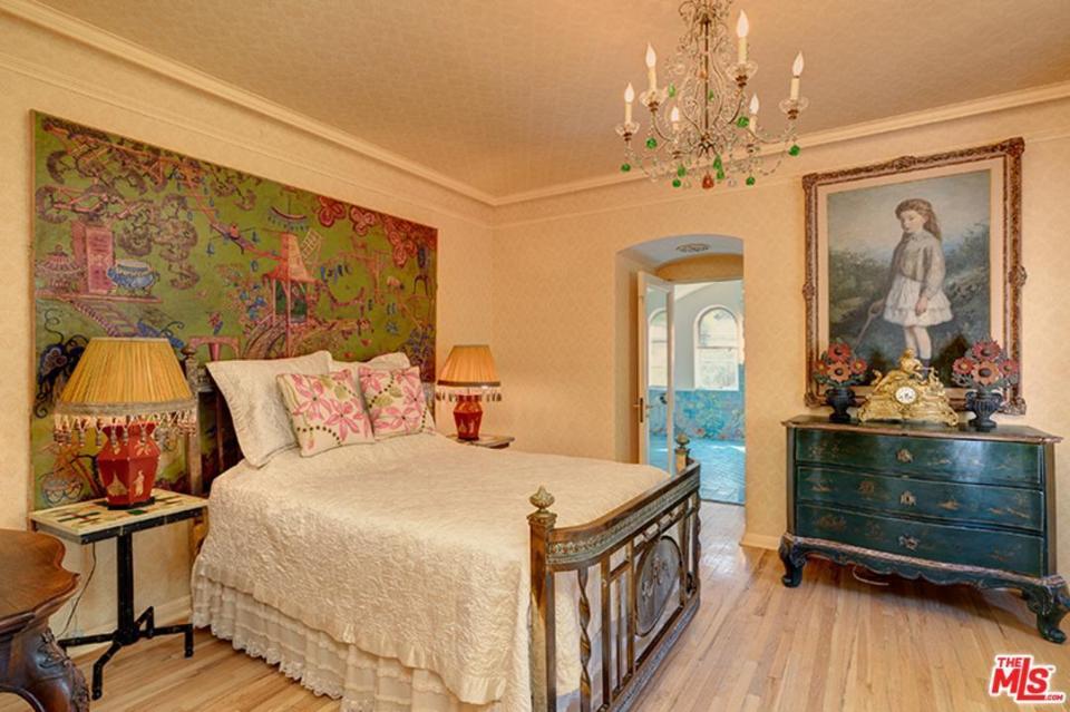  Guest bedrooms are also flamboyantly decorated