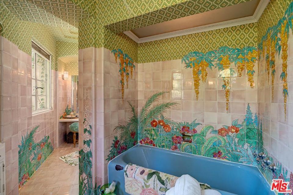  Each room is also accompanied by perfectly preserved vintage bathrooms