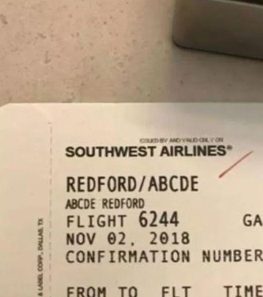  Staff began laughing after they saw the girl's name on the boarding pass