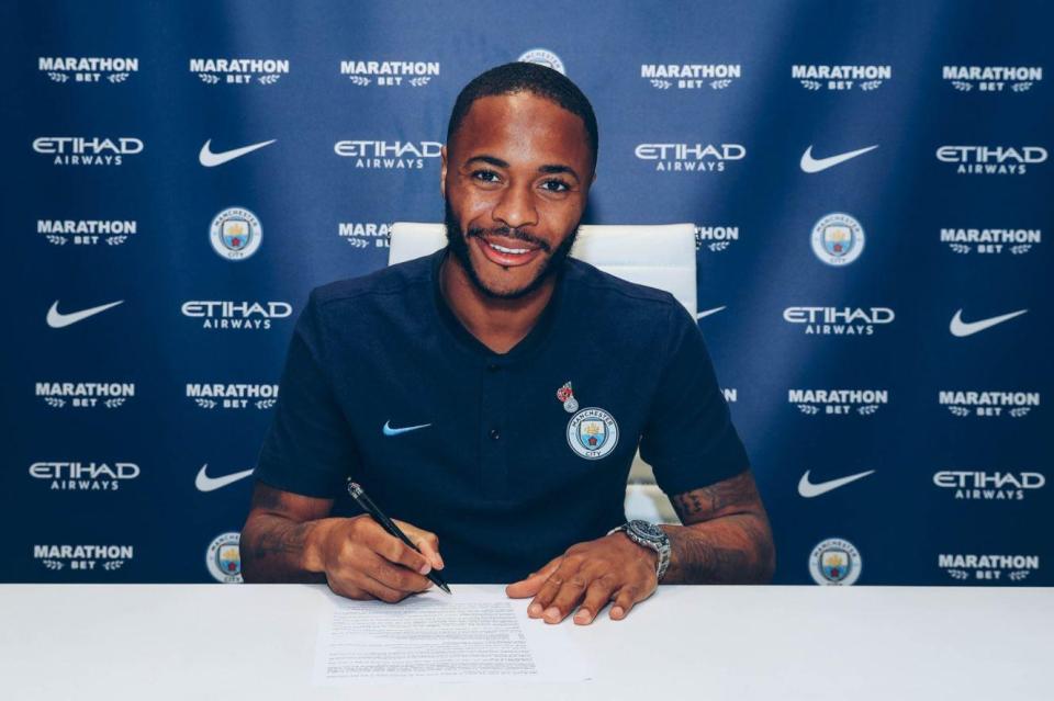  Raheem Sterling has signed a new Man City deal