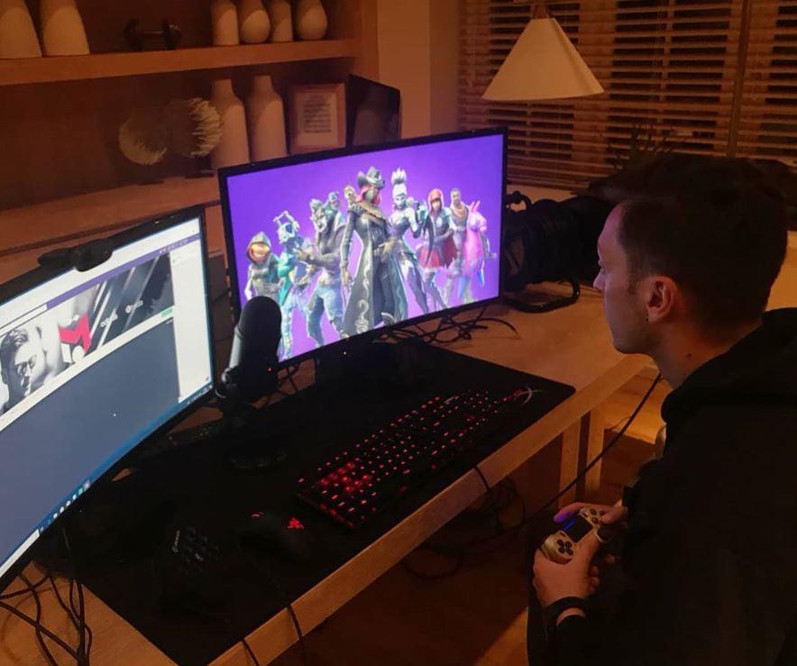  Mesut Ozil is known to be a regular gamer on 'Fortnite'