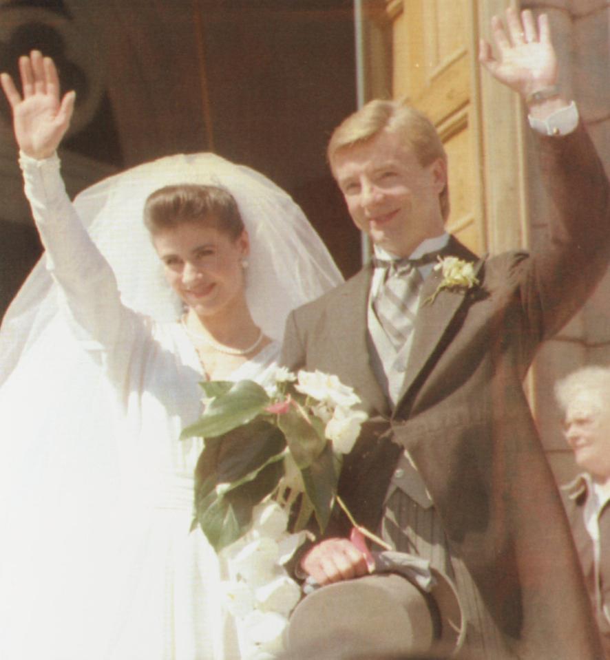  Chris Dean and his first wife Isabelle Duchesnay at their wedding in 1991