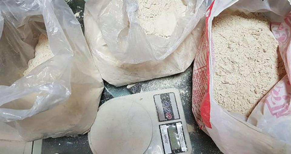 Eight and a half kilos were discovered in the woman's luggage