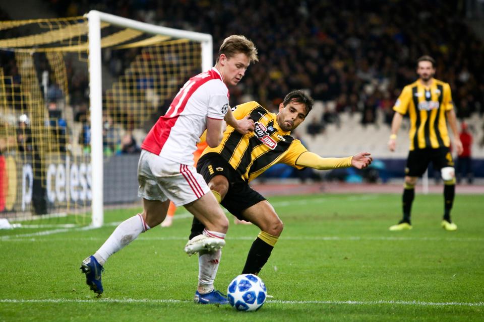  Frenkie de Jong has 'chosen' a switch to Paris Saint-Germain, according to reports in Holland