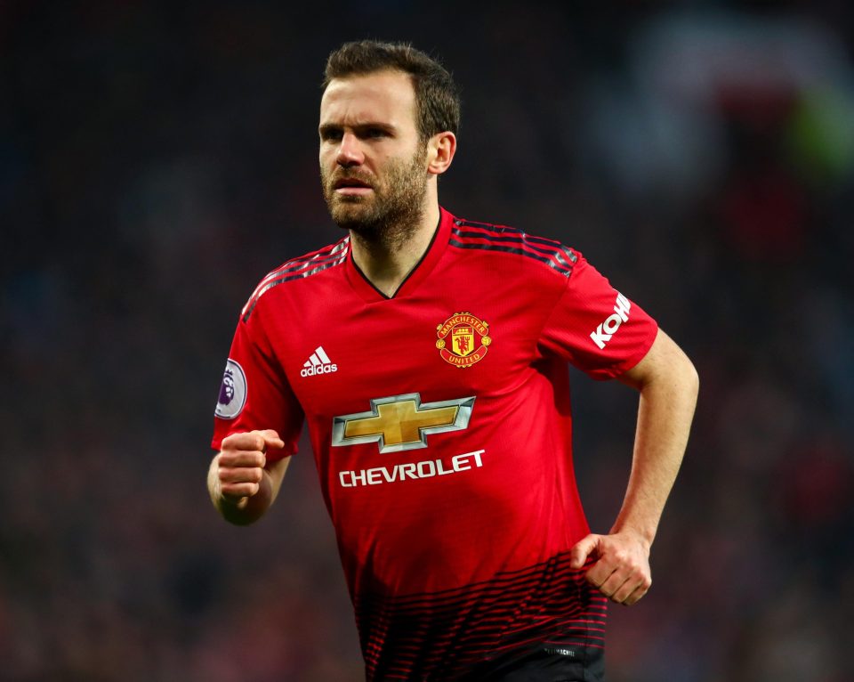  Mata has ran an additional 18.6km compared to Sanchez despite playing just 67 more minutes