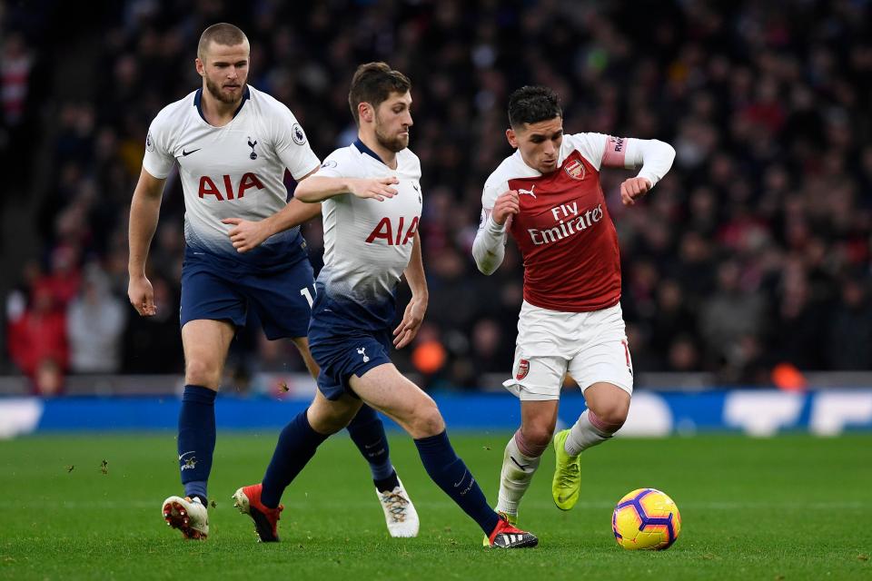  Even when under pressure from Eric Dier and Ben Davies, Torreira looked to move the ball forwards