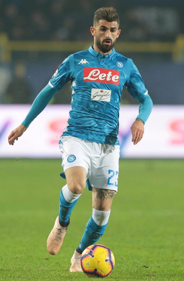  Chelsea are weighing up a move to sign Napoli right-back Elseid Hysaj