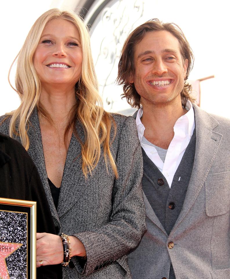  Gwyneth and Brad have still not moved in together