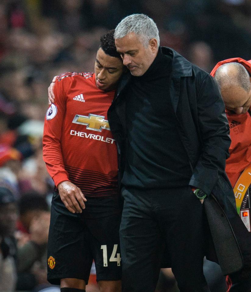  Jose Mourinho hugging Jesse Lingard who secured a point for Red Devils against Arsenal