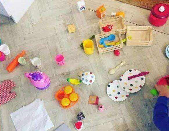  As a mum to three children under the age of eight, Holly's living area is often covered in toys... and some more Emma Bridgewater plates