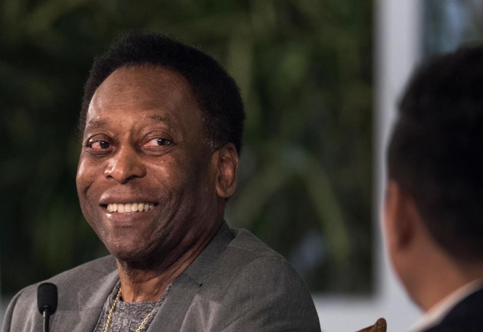  Pele claims he cannot defend Neymar's diving antics