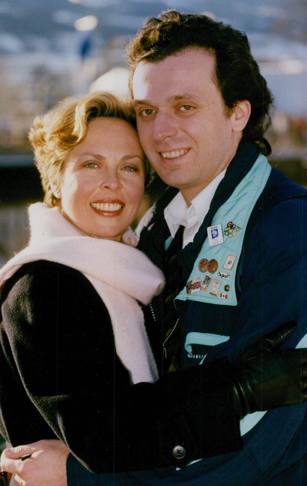  Jayne Torvill married sound engineer Phil Christensen in 1990